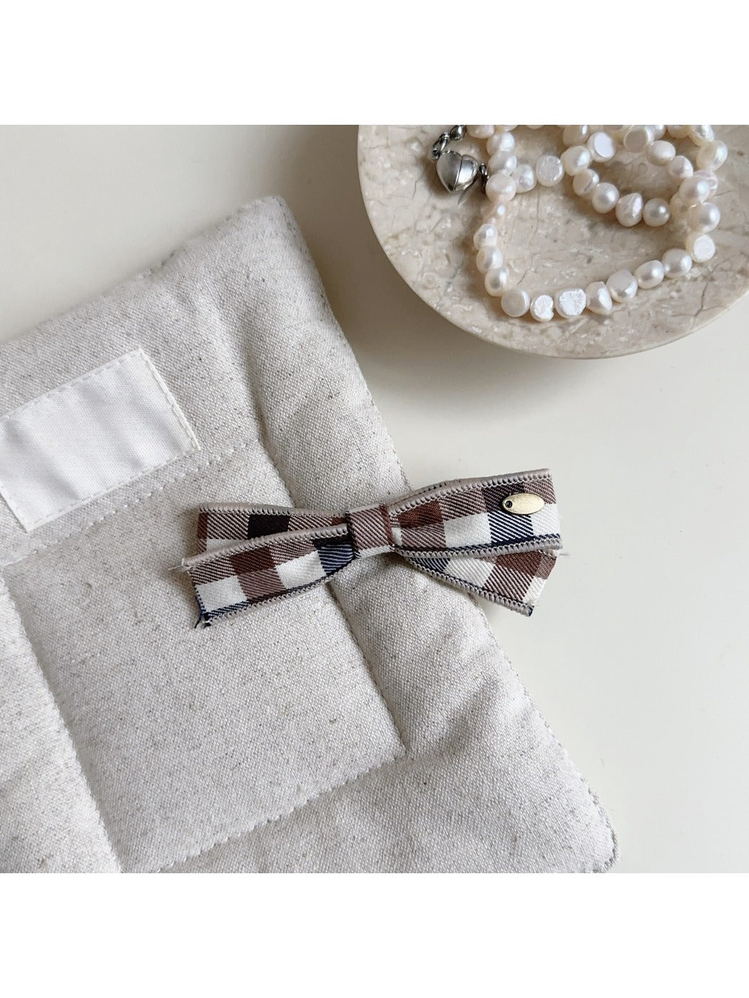 Gifty - Bow Shaped Hair Ties and Hair Clips