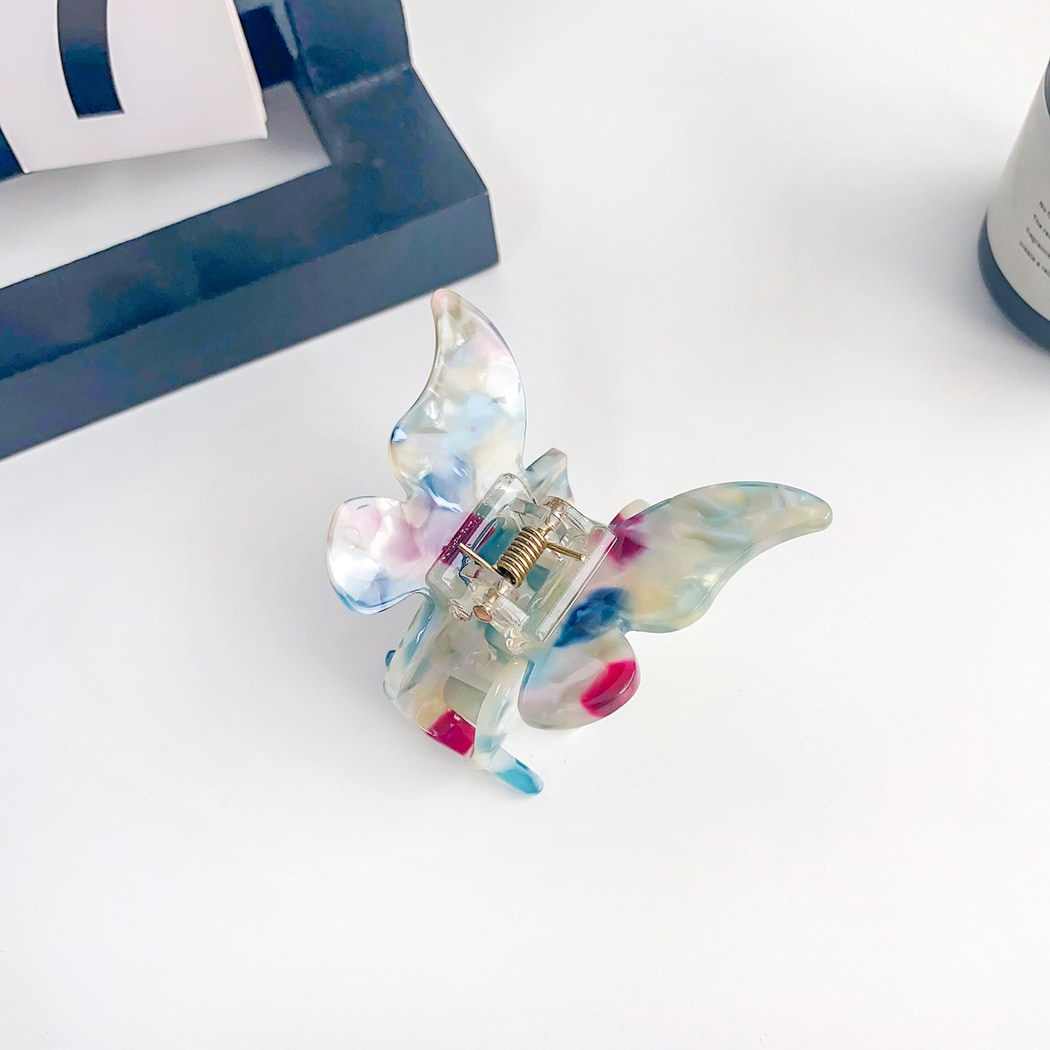 Beau - Simple Butterfly Shaped Claw Clip