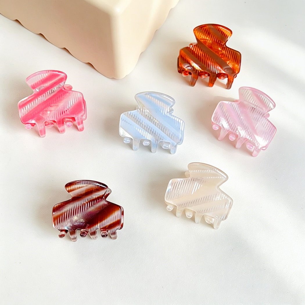 Beau - Sweet Style Striped Textured Claw Clip