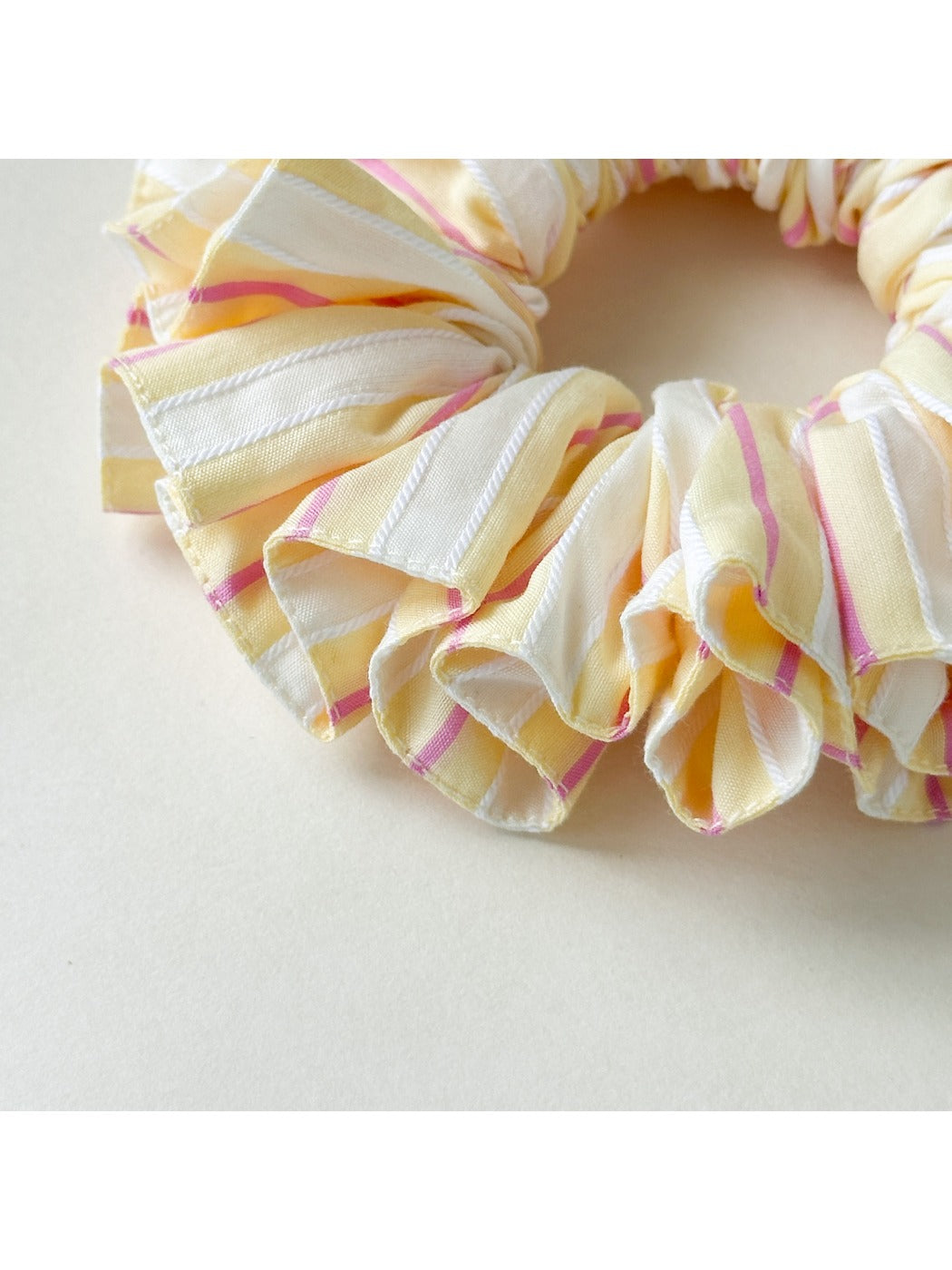 Gifty - Double Sided Pink Yellow Striped Scrunchies