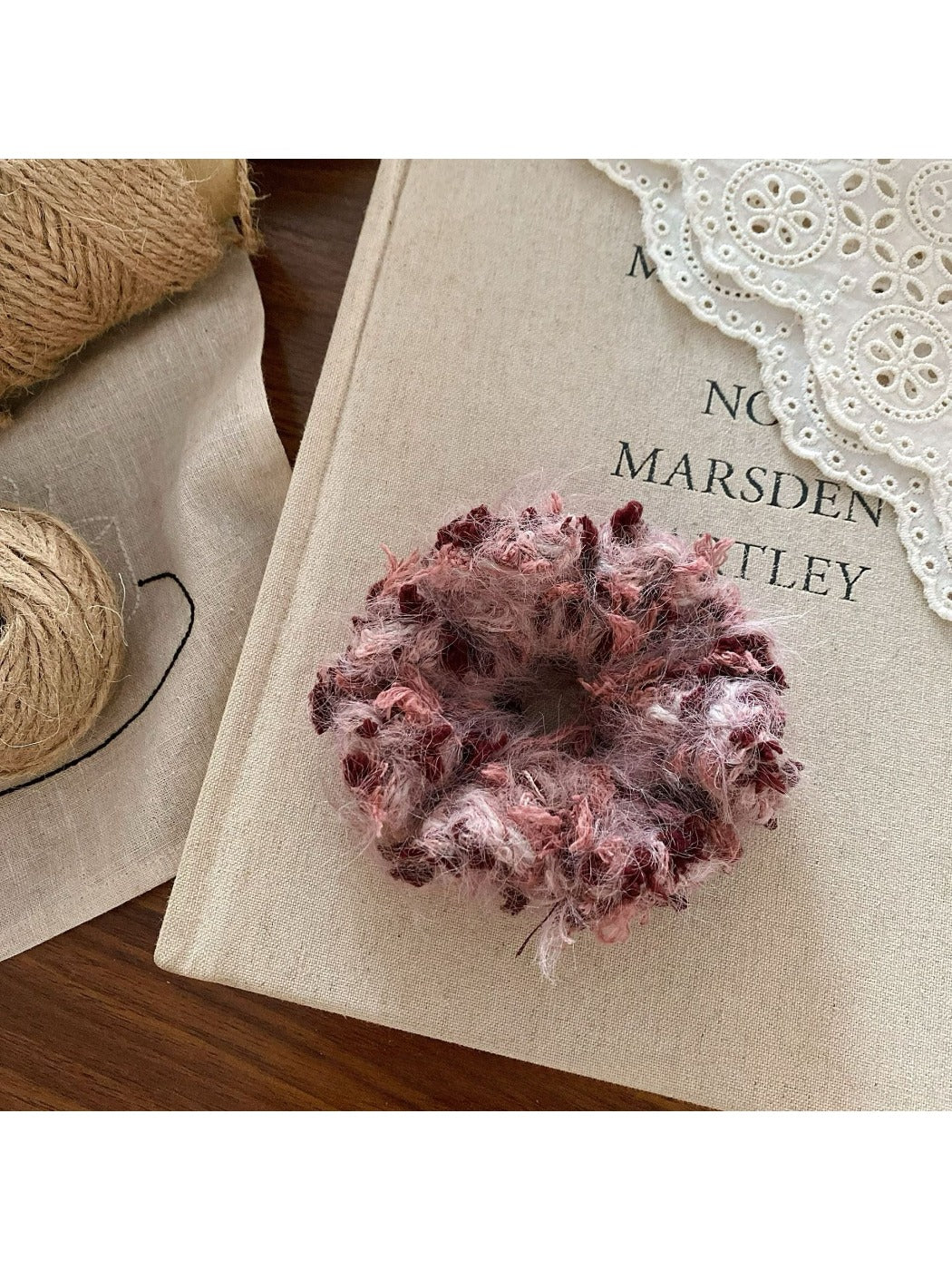 Gifty - Artistic Colored Yarn Hair Tie