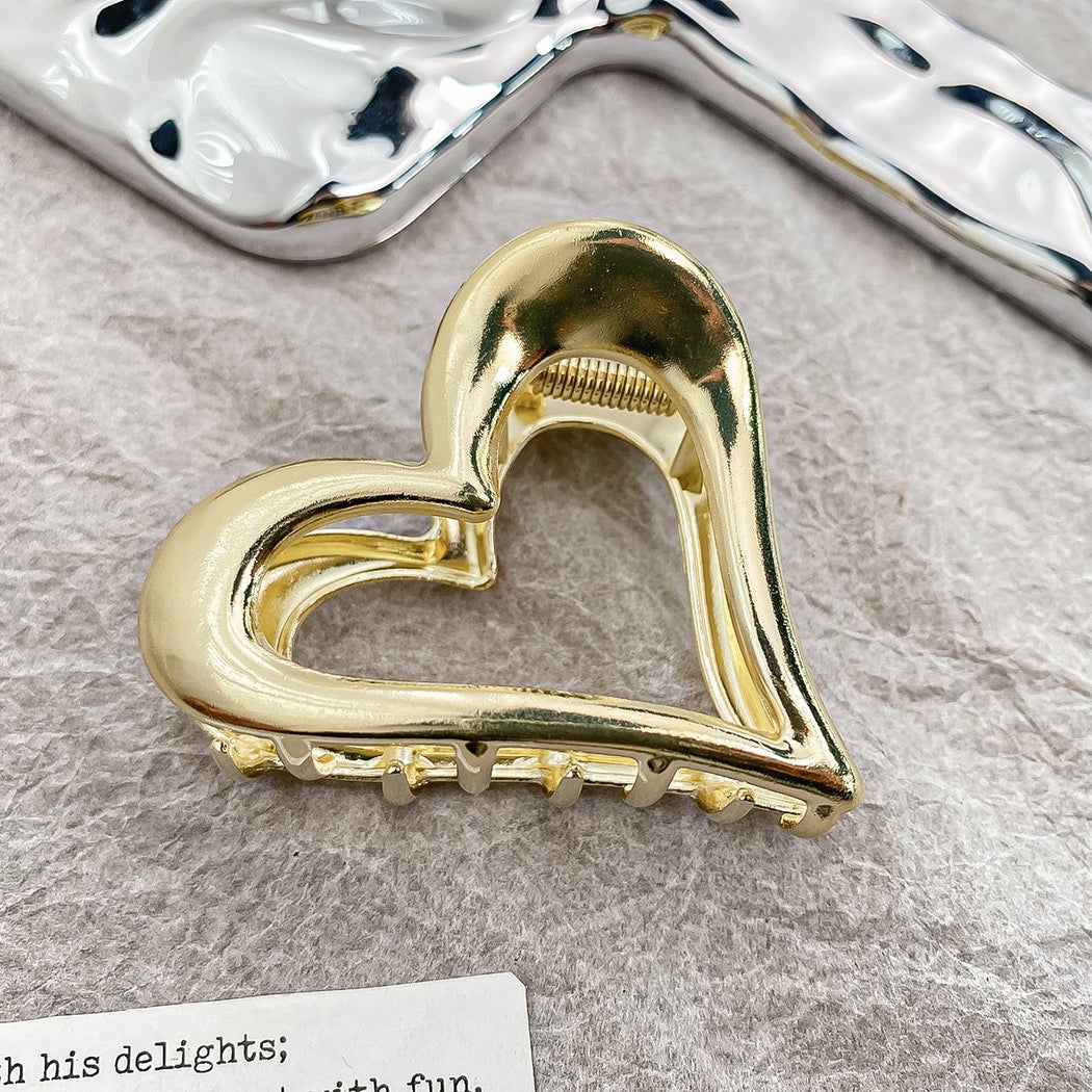 Beau - Minimal Heart Outline Claw Clip