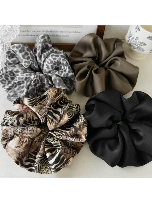 Gifty - Leopard Print Satin Scrunchie