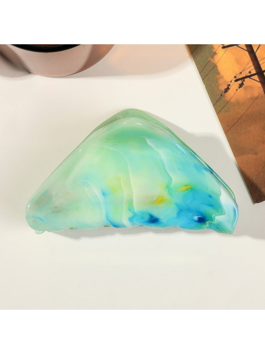 Beau - Marble Pattern Triangular Hair Claw