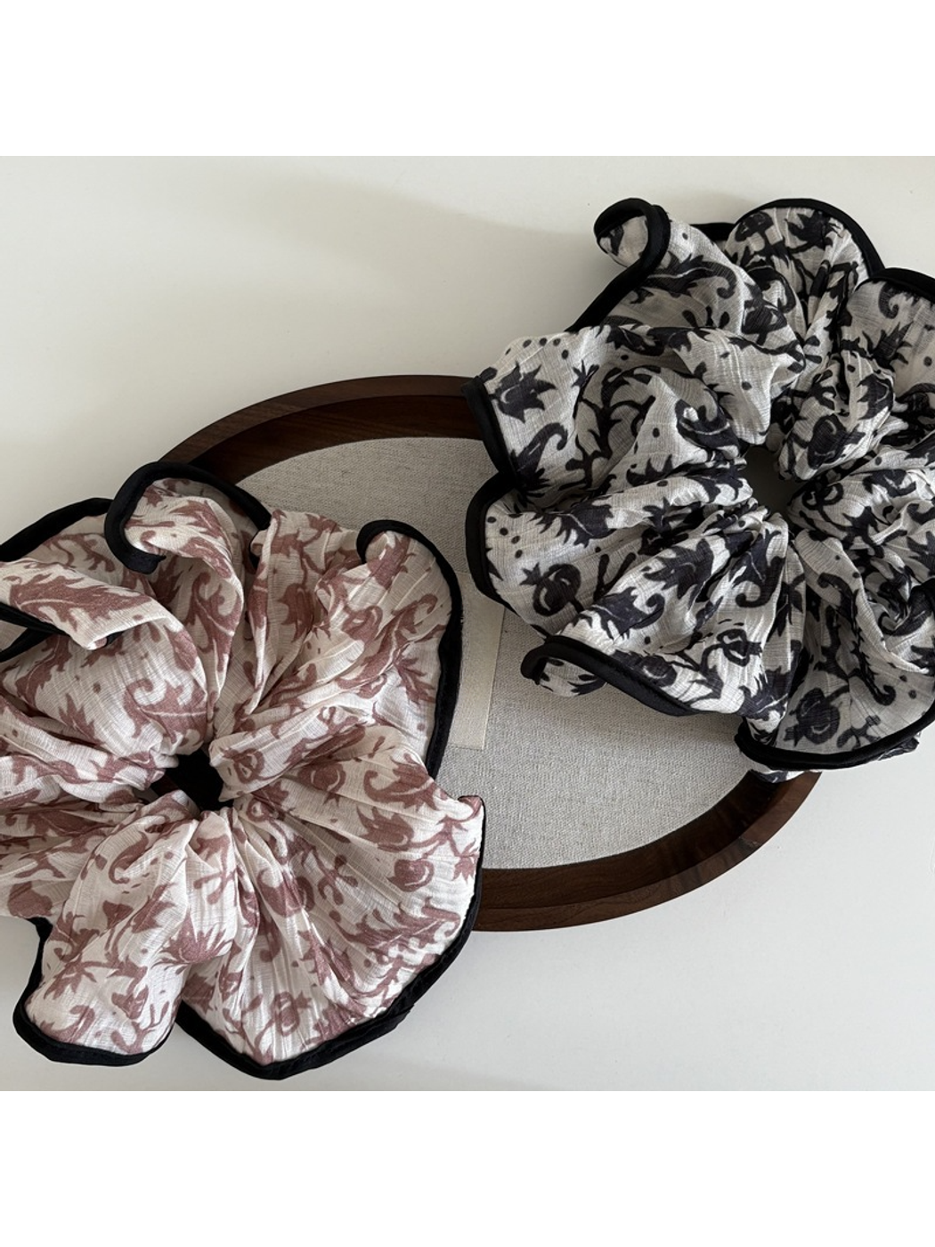 Gifty - Vintage Printed Polyester Hair Scrunchie