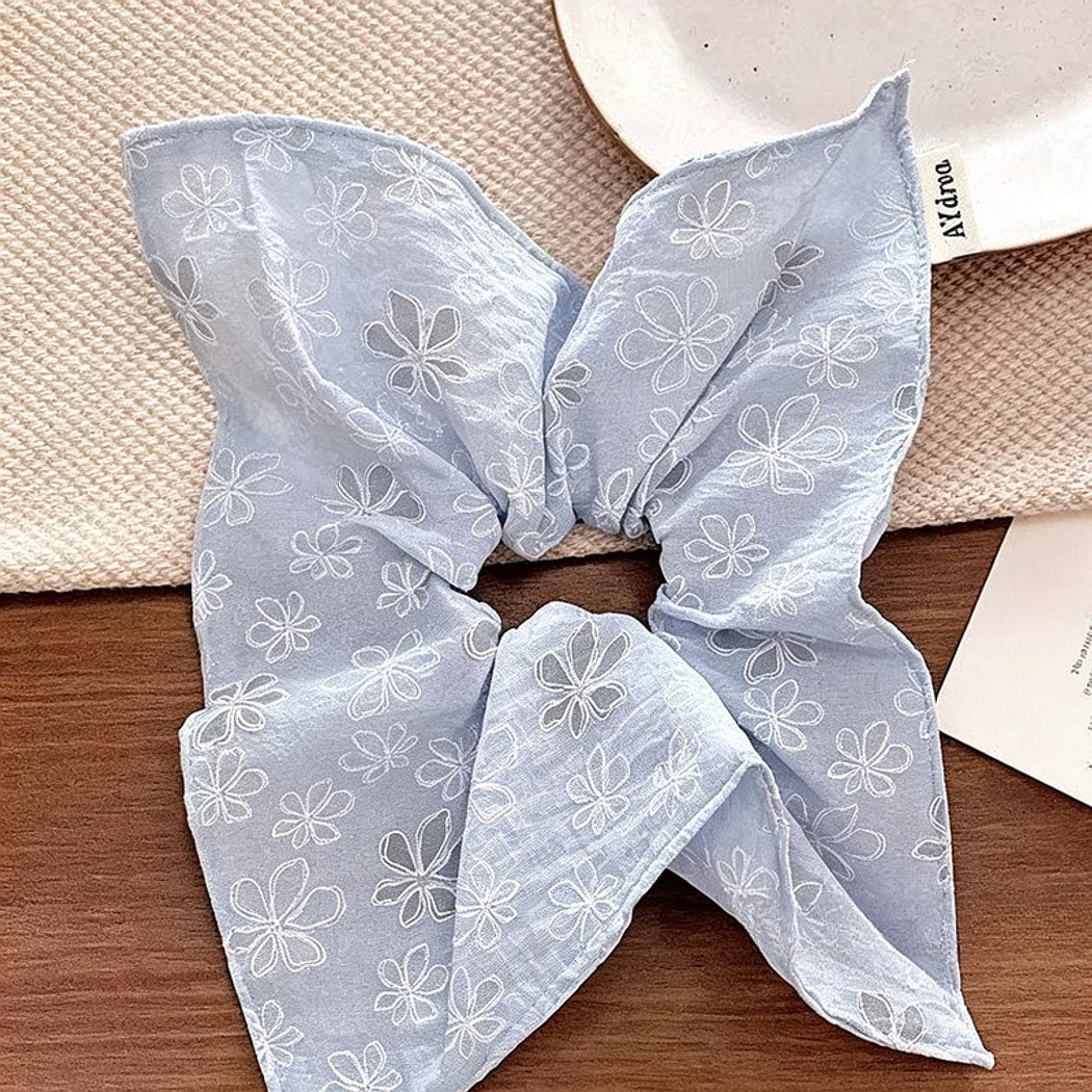 Gifty - Floral Embroidered Fabric Scrunchie