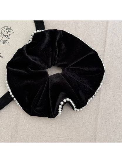 Gifty - Vintage Velvet Hair Scrunchie
