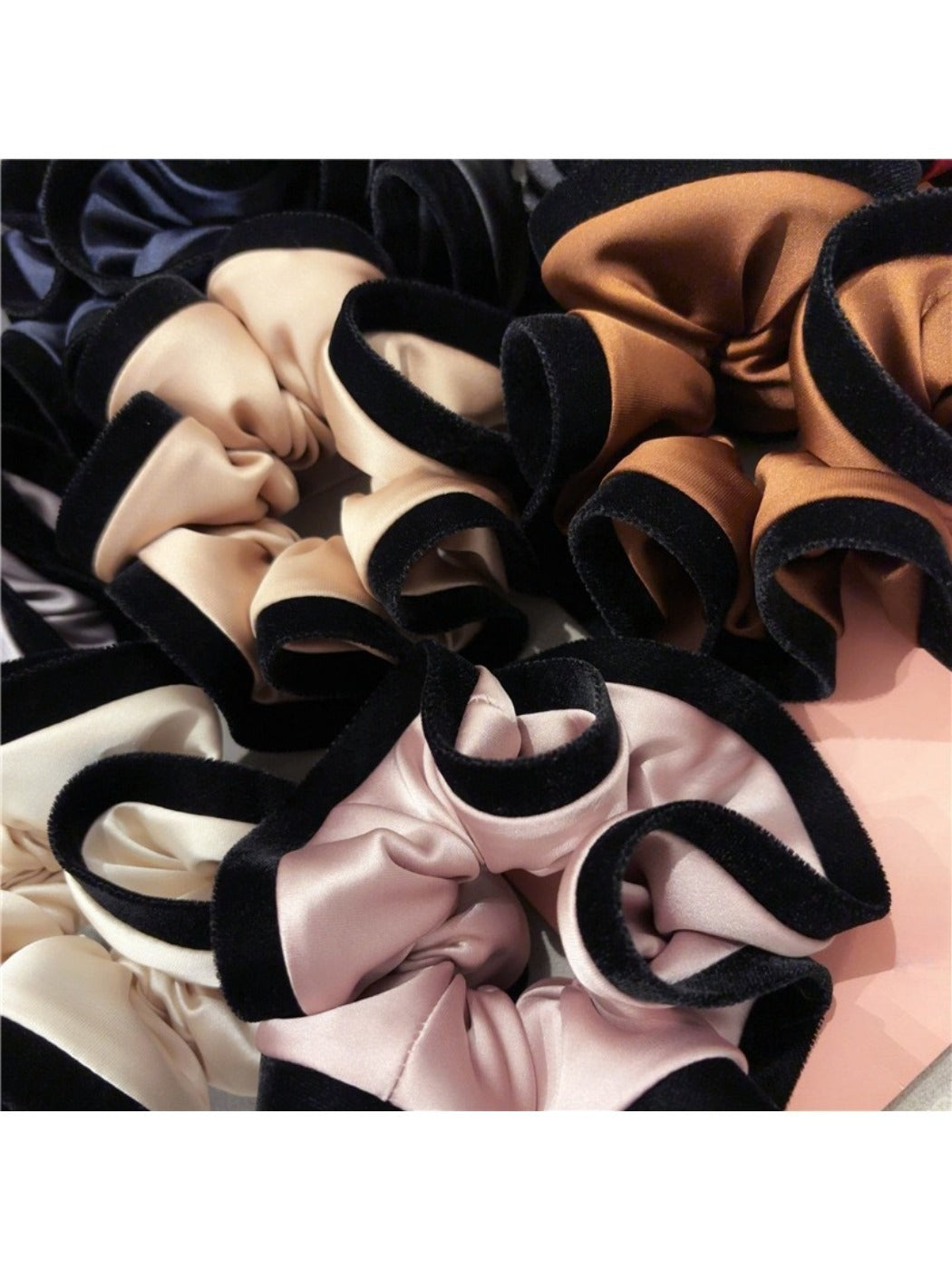 Gifty - Pleated Satin Color Blocking Scrunchie