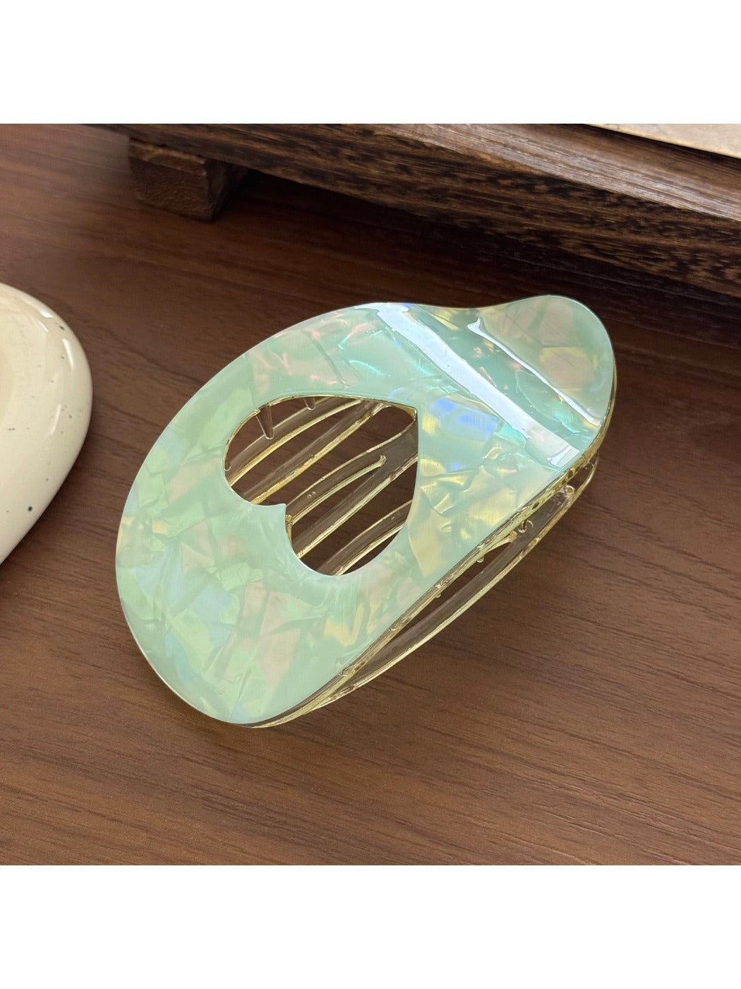 Beau - Marbled Heart Cutout Acrylic Hair Clip