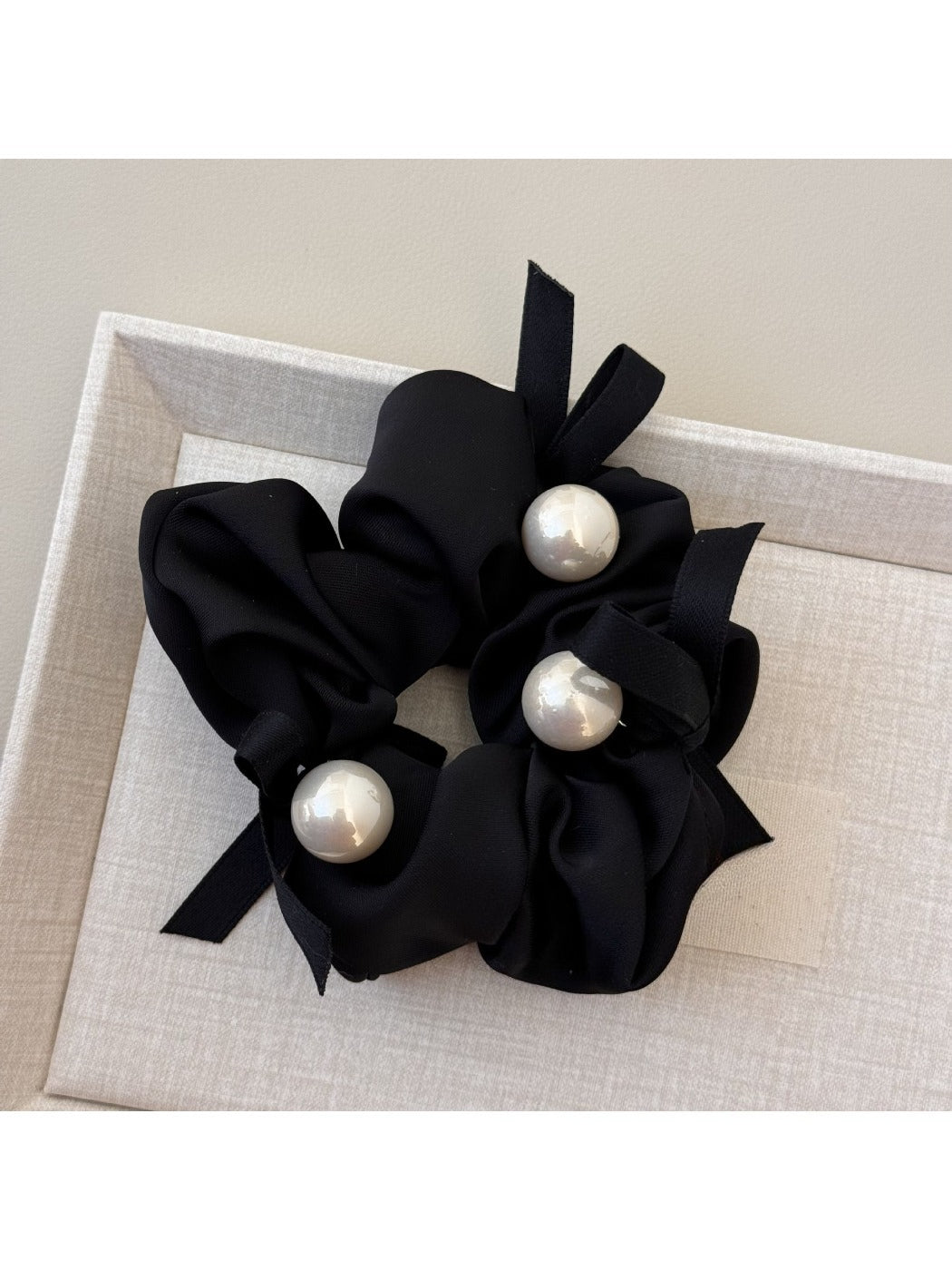 Gifty - Solid Color Satin Bow Scrunchie