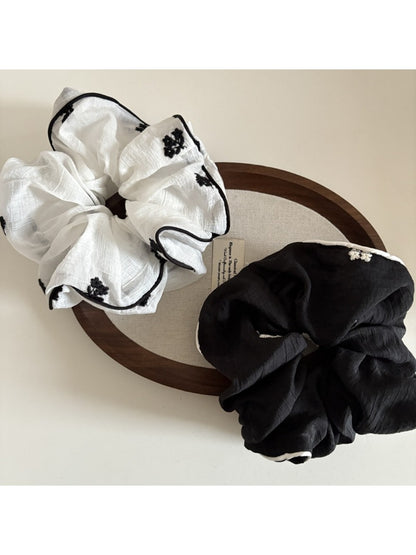 Gifty - Small Delicate Mesh Scrunchie