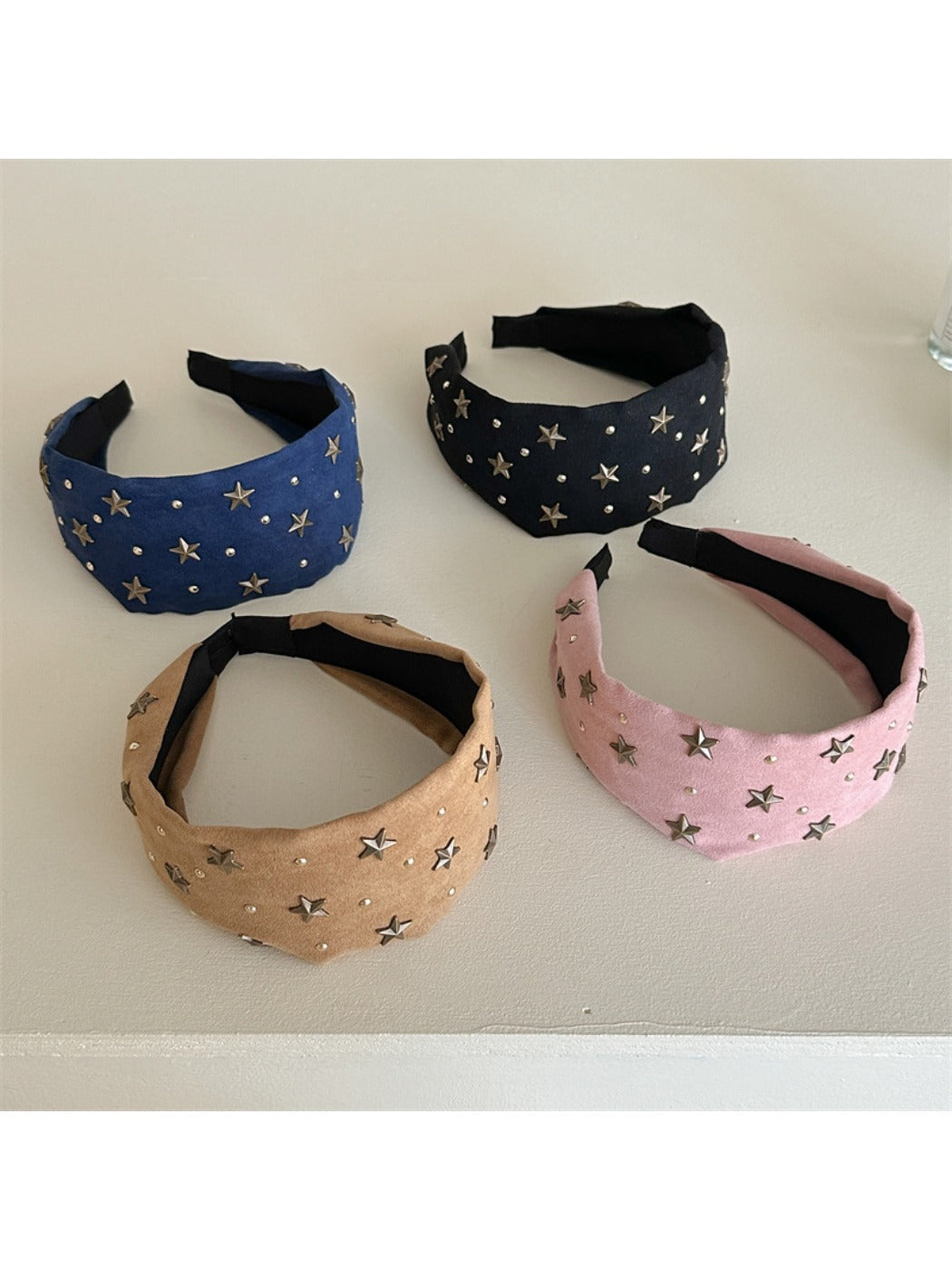 Gifty personalized star decoration headband with gold stars on black band