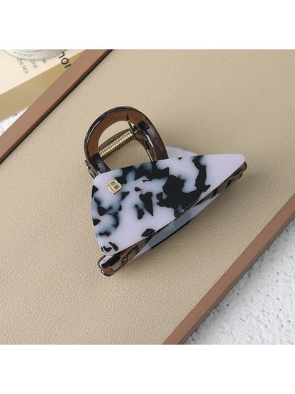 Beau - Triangular Shark Grip Clip