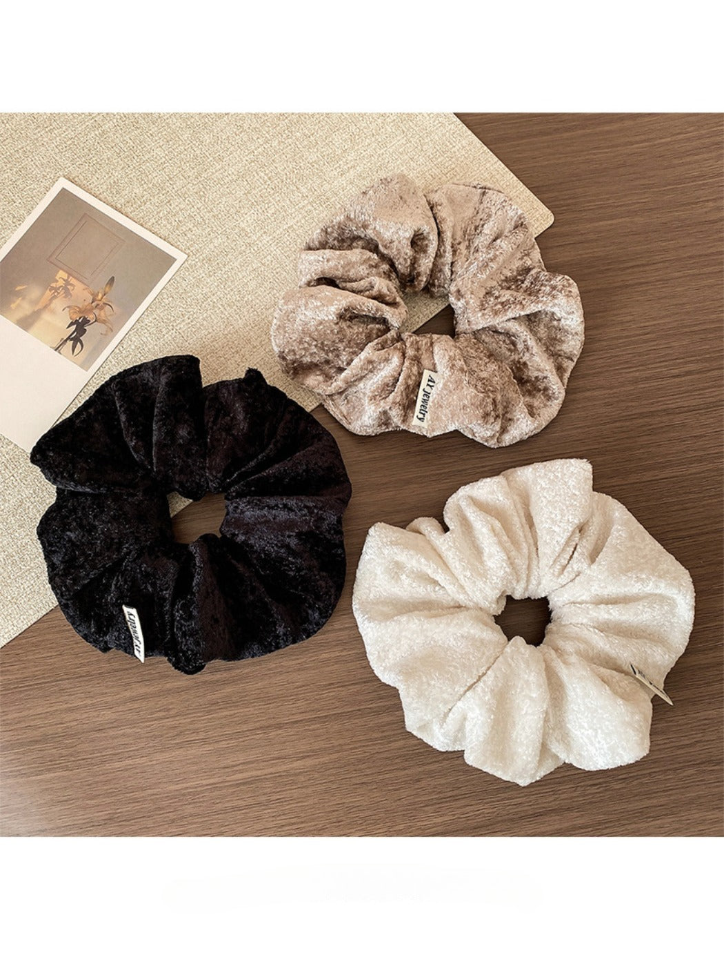 Gifty - Solid Color Plush Scrunchie