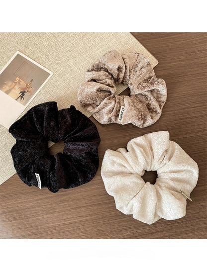 Gifty - Solid Color Plush Scrunchie