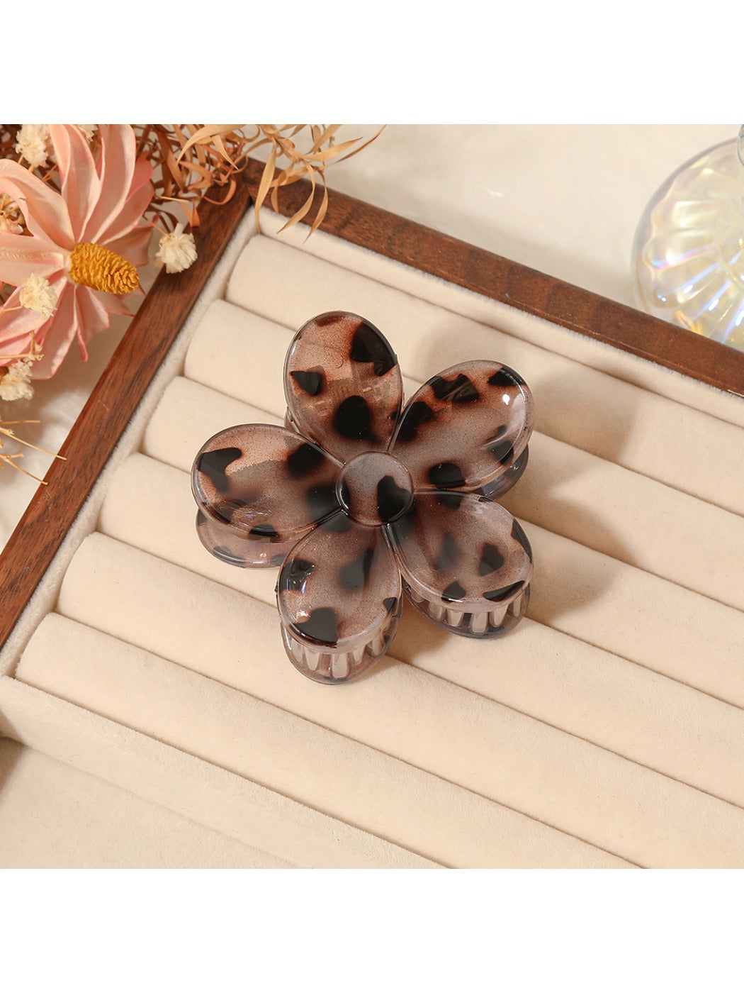 Beau - Cute Flower Shaped Hair Clip