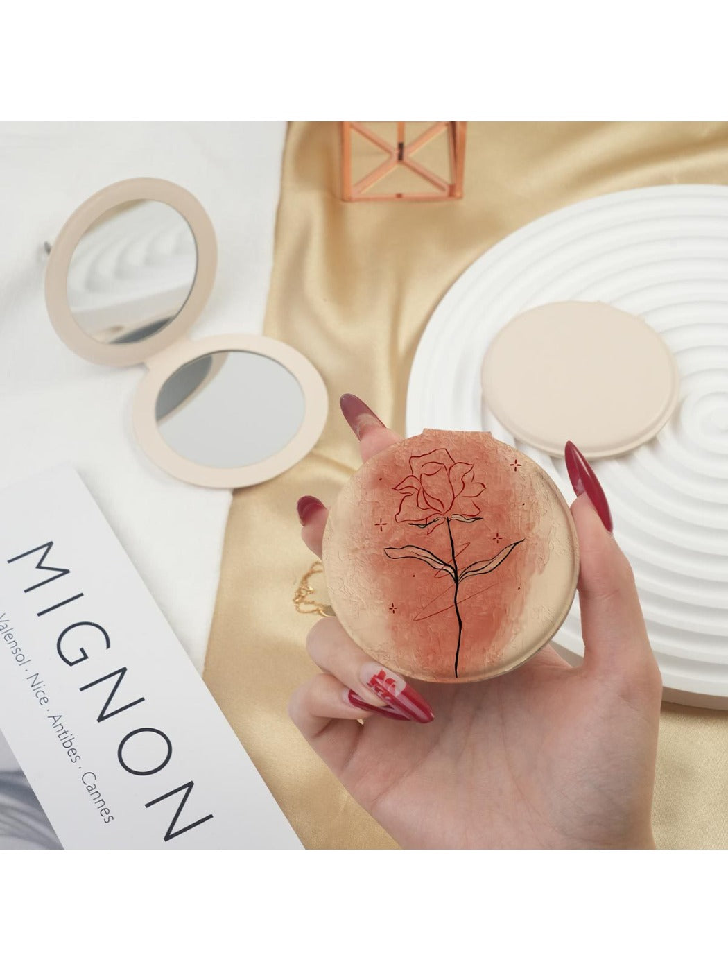 Mirroray - Delicate Rose Patterned Round Compact Mirror