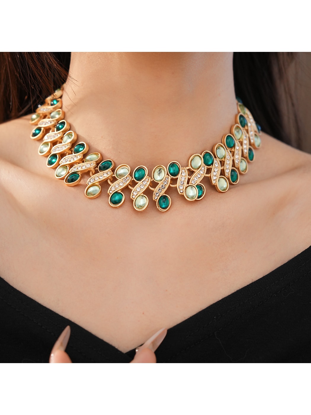 Nozari - Retro Oval Geometric Rhinestone Accent Necklace