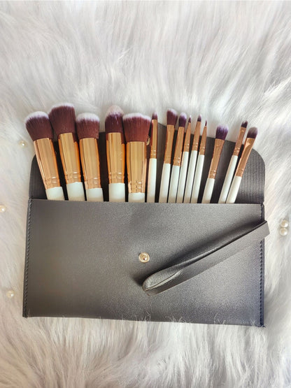Smoosh - 14 Piece Professional Makeup Brush Set