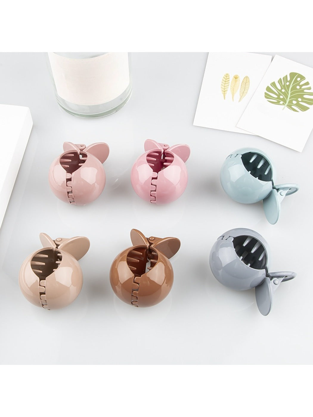 Beau - Cute Solid Color Fish Shaped Claw Clip