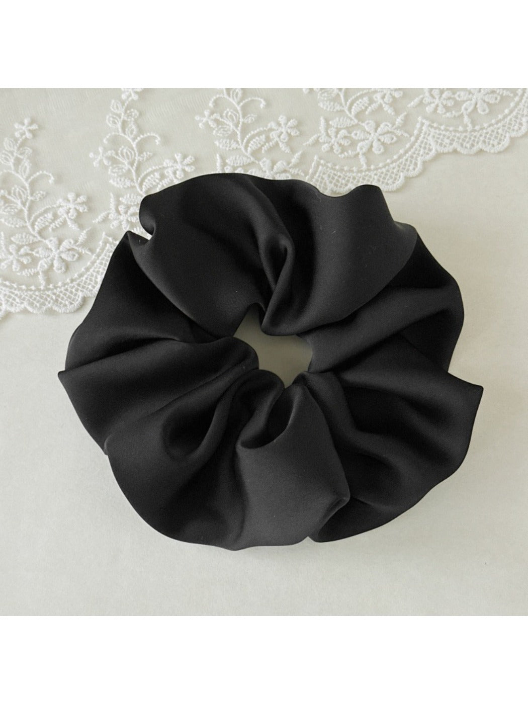 Gifty - Leopard Print Satin Scrunchie