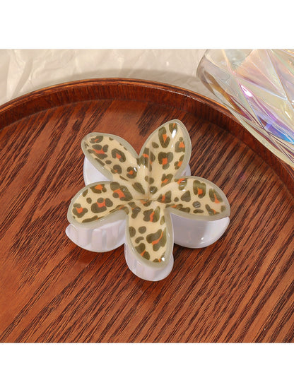 Beau - Adorable Leopard Print Flower Shaped Claw Clip