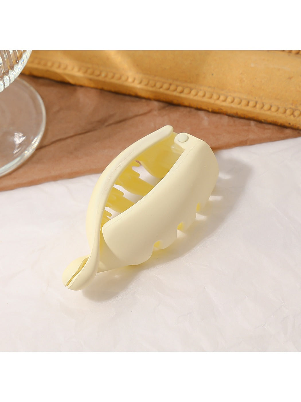 Beau - Premium Banana Shape Hair Clip