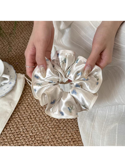 Gifty - Floral Print Satin Scrunchie