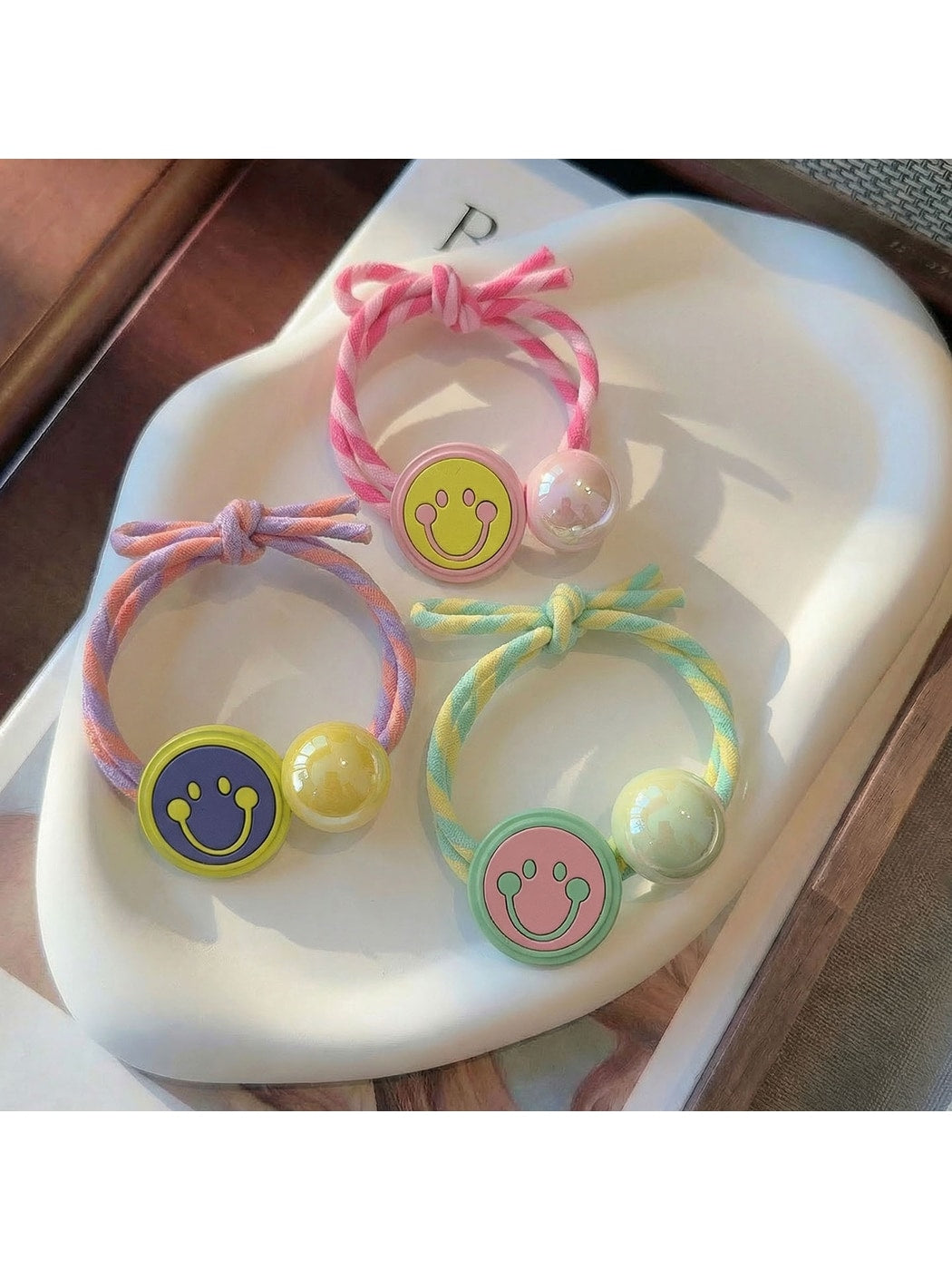 Gifty - Smiley Face Beaded Bow Elastic Hair Tie