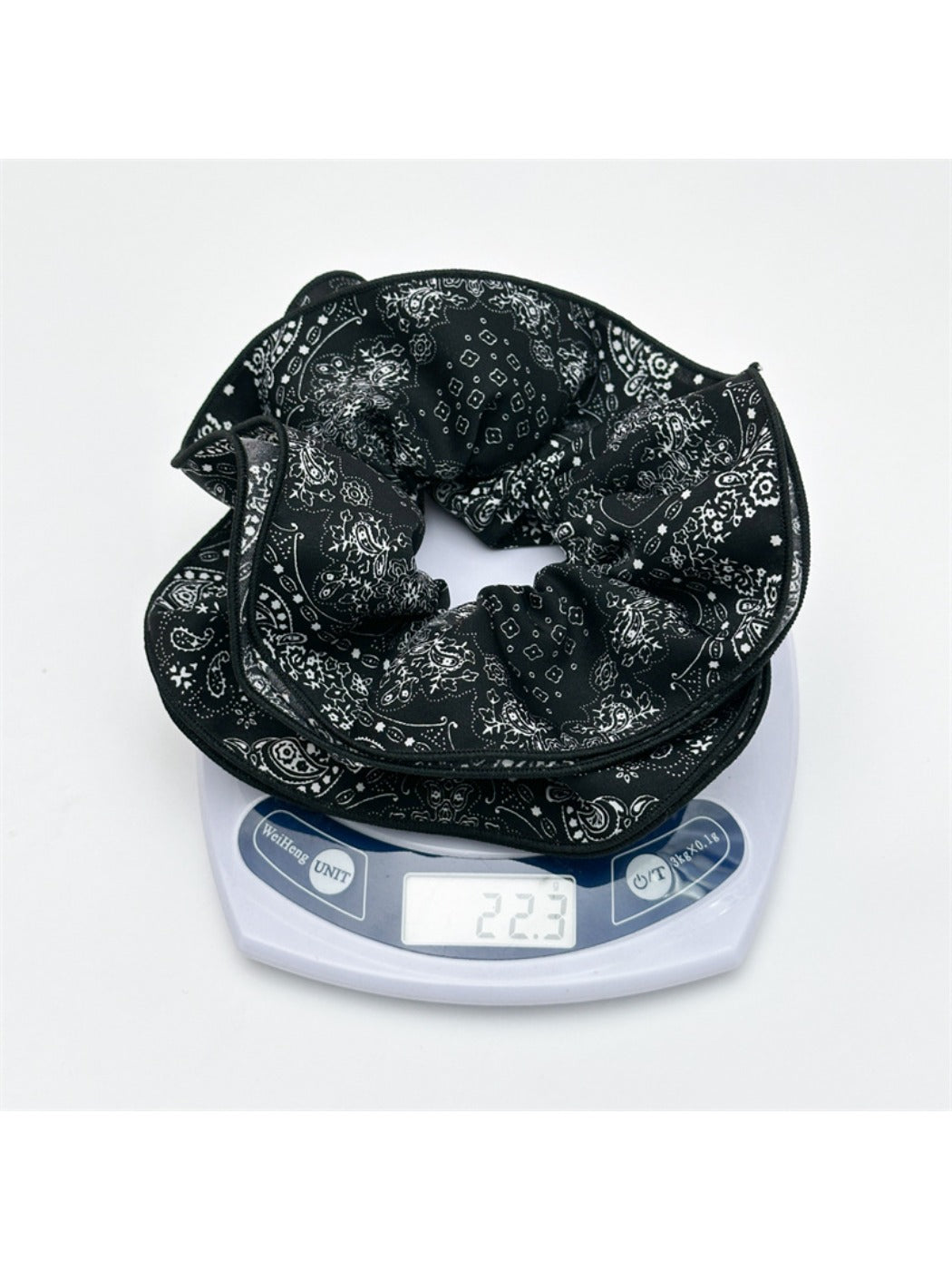 Gifty - Vintage Fabric Paisley Scrunchie
