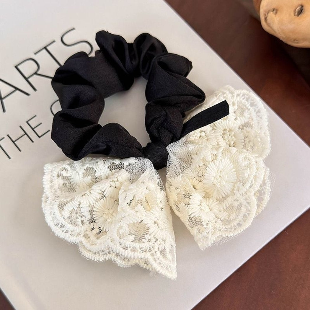 Gifty - White Lace Ribbon Bow Polyester Scrunchie