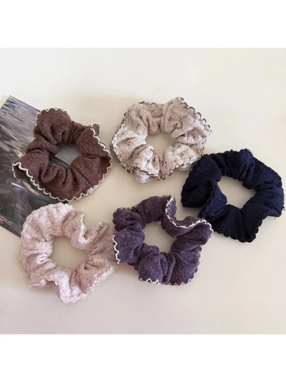 Gifty - Youthful Knotted Hair Scrunchie