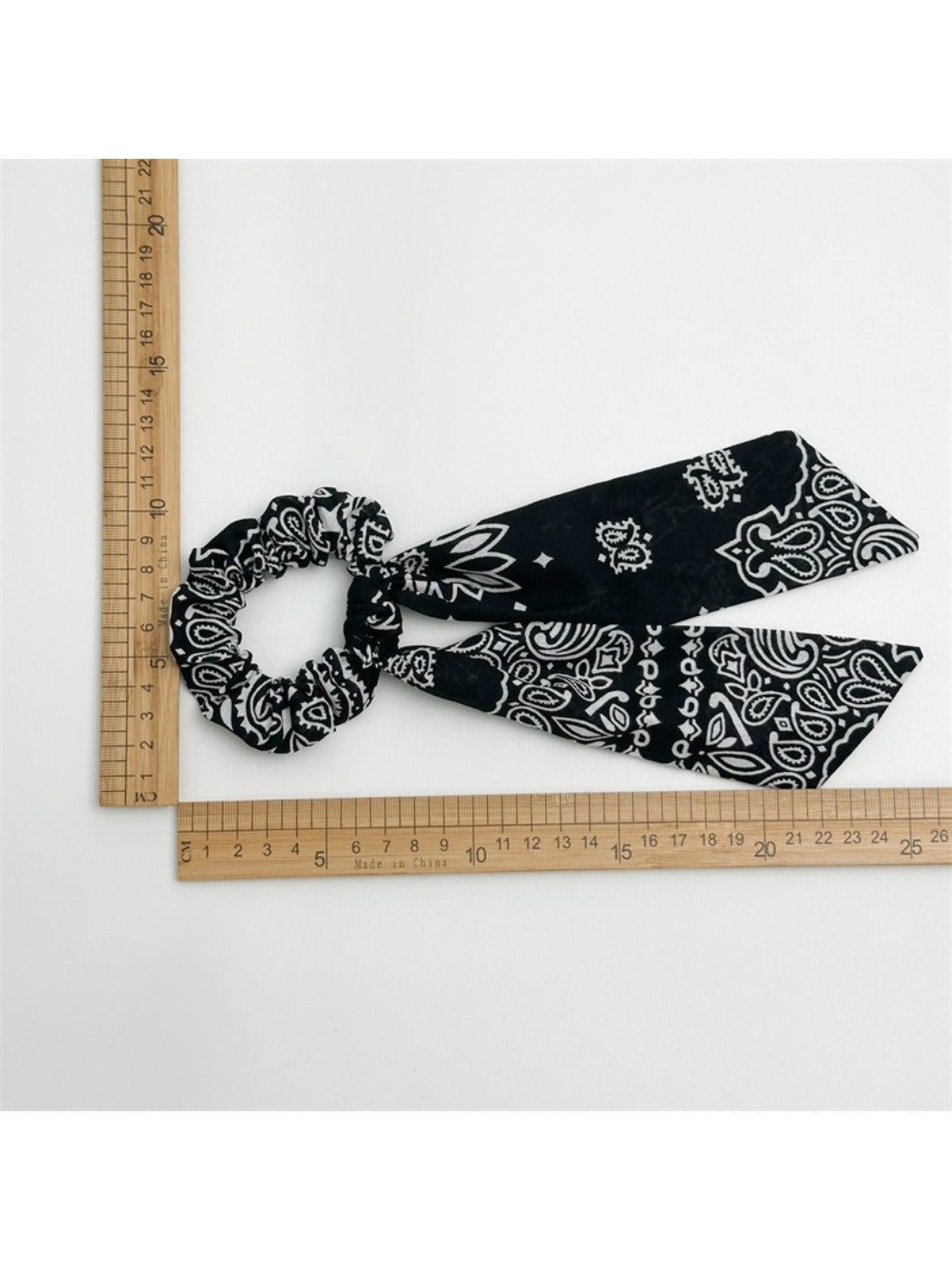 Gifty - Colorful Printed Hair Scrunchie