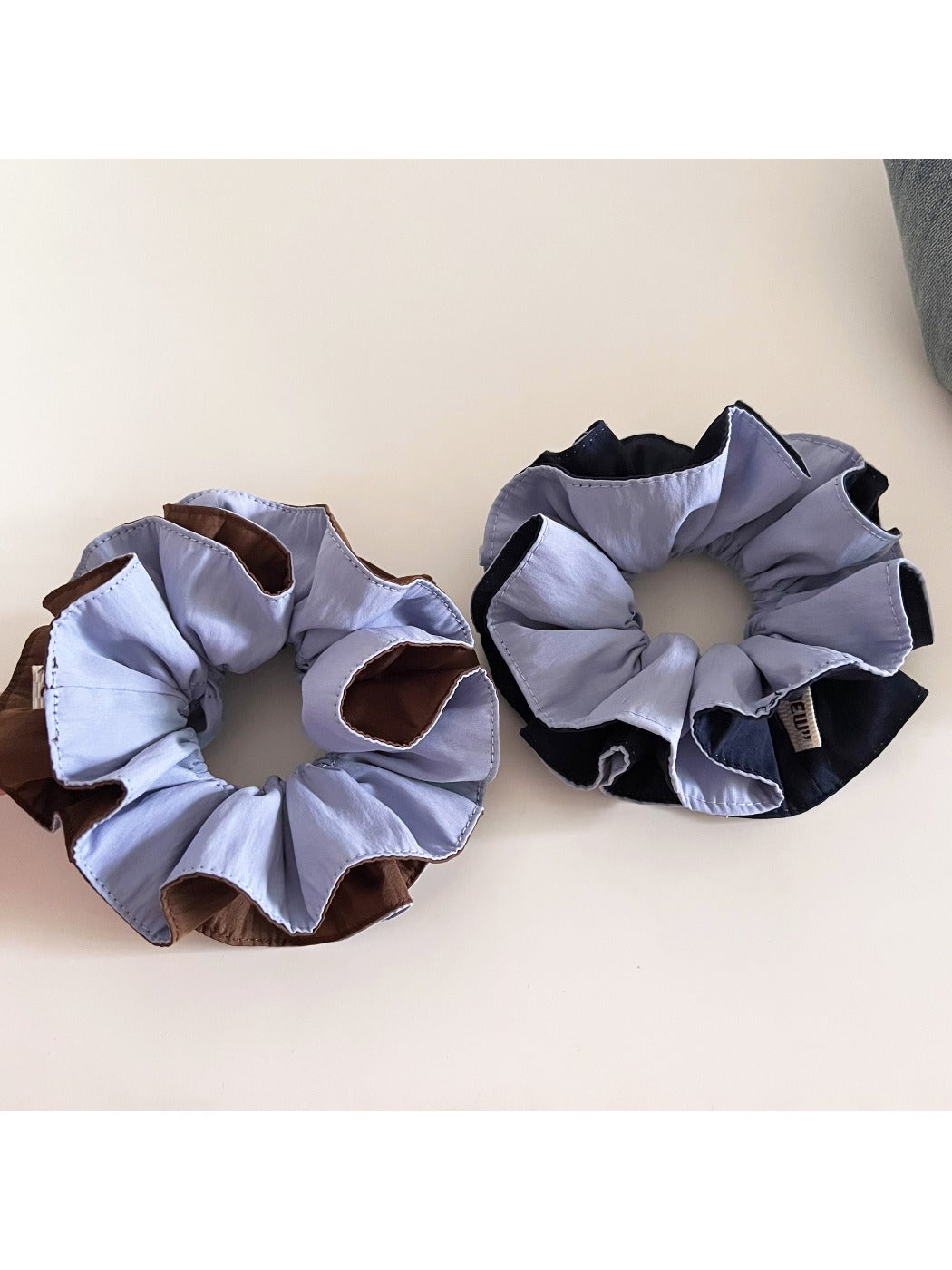 Gifty - Simple Two Tone Double Sided Scrunchie