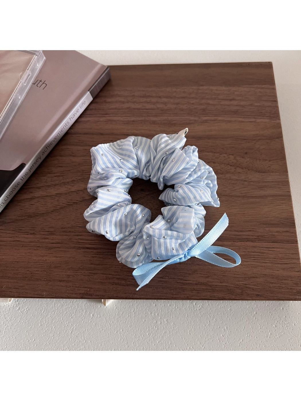 Gifty - Sweet Bow Hair Scrunchie