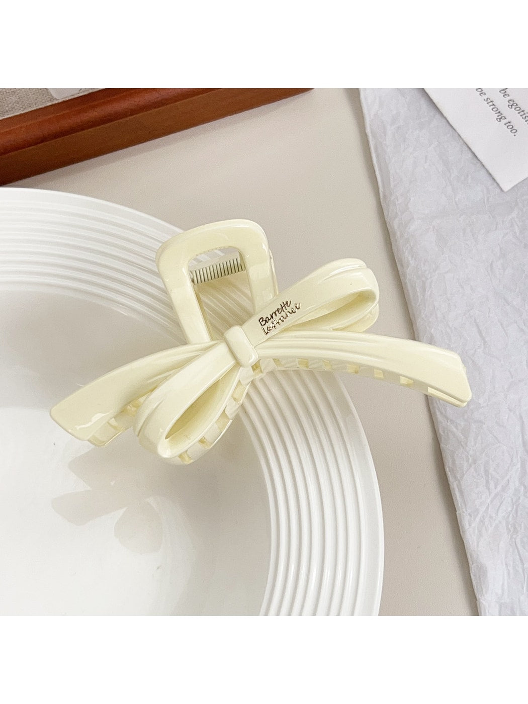 Beau - Glossy Butterfly Bow PC Plastic Claw Clip
