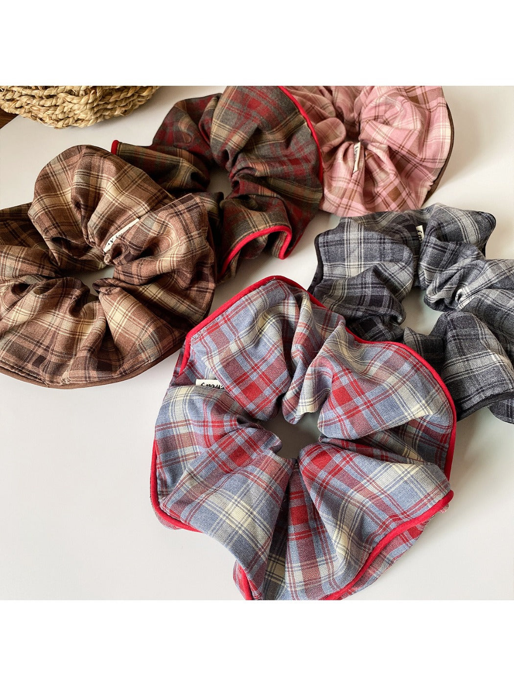 Gifty - Vintage Plaid Hair Tie