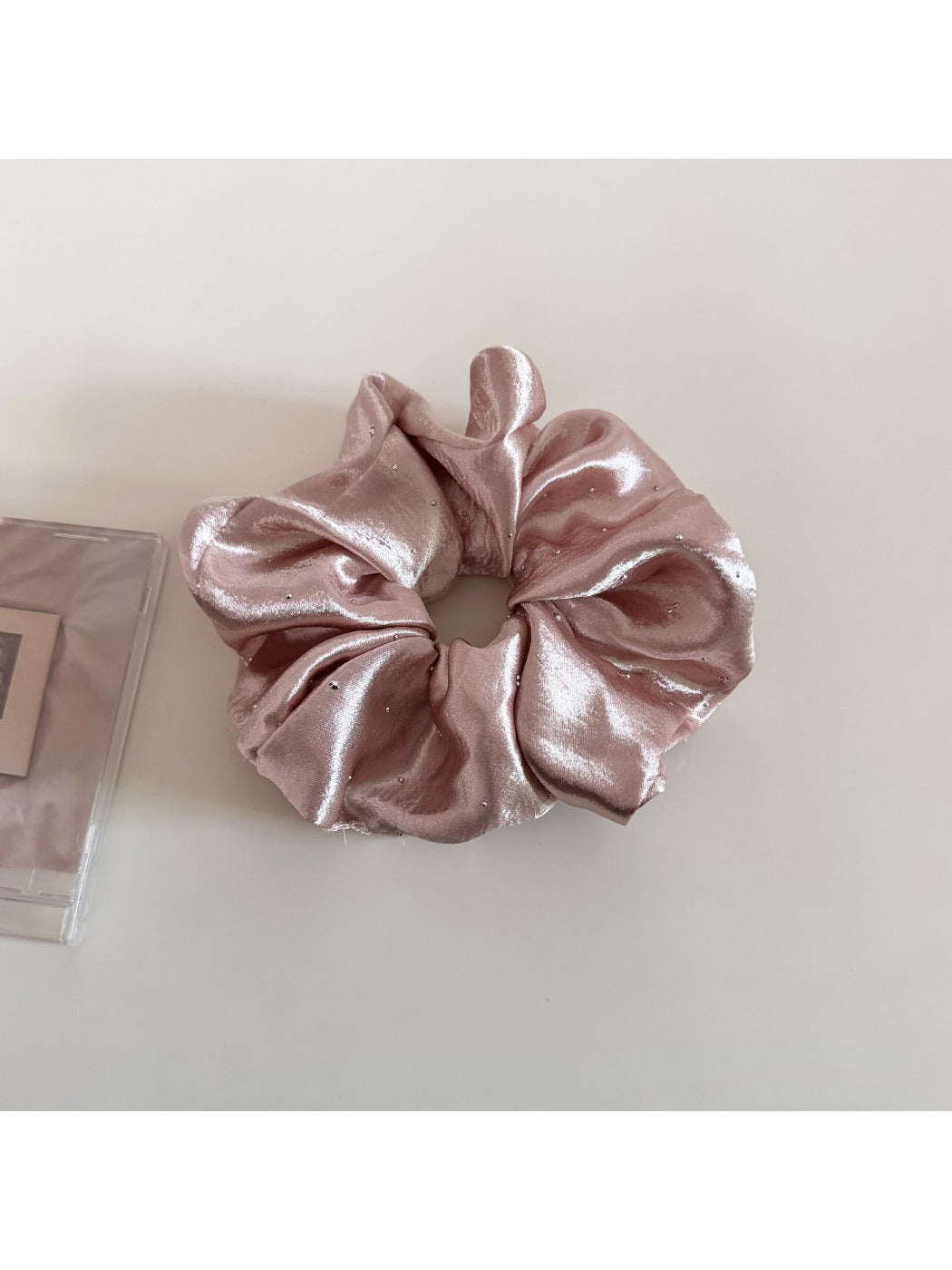 Gifty - Elegant Satin Crinkle Scrunchie