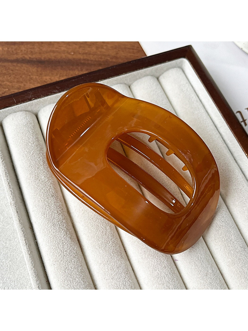 Beau - Glossy Oval Cutout Geometric Back Hair Clip
