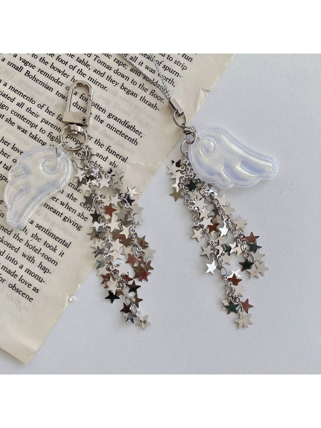 Keypus - Acrylic Angel Wing Star Chain Keychain