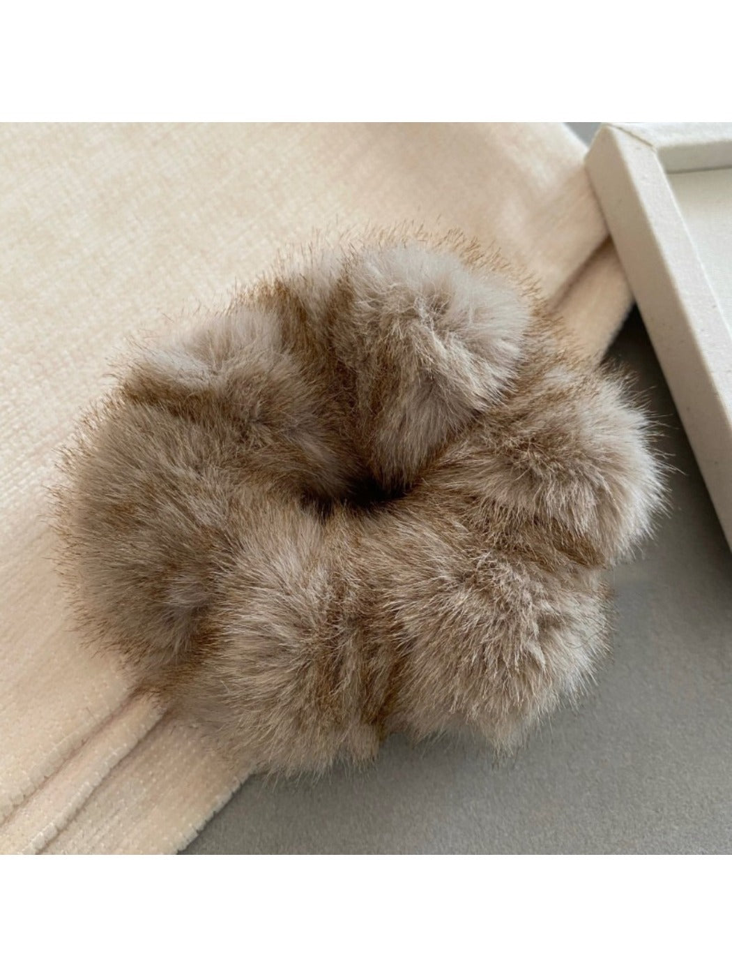 Gifty - Vintage Plush Scrunchie Hair Ties