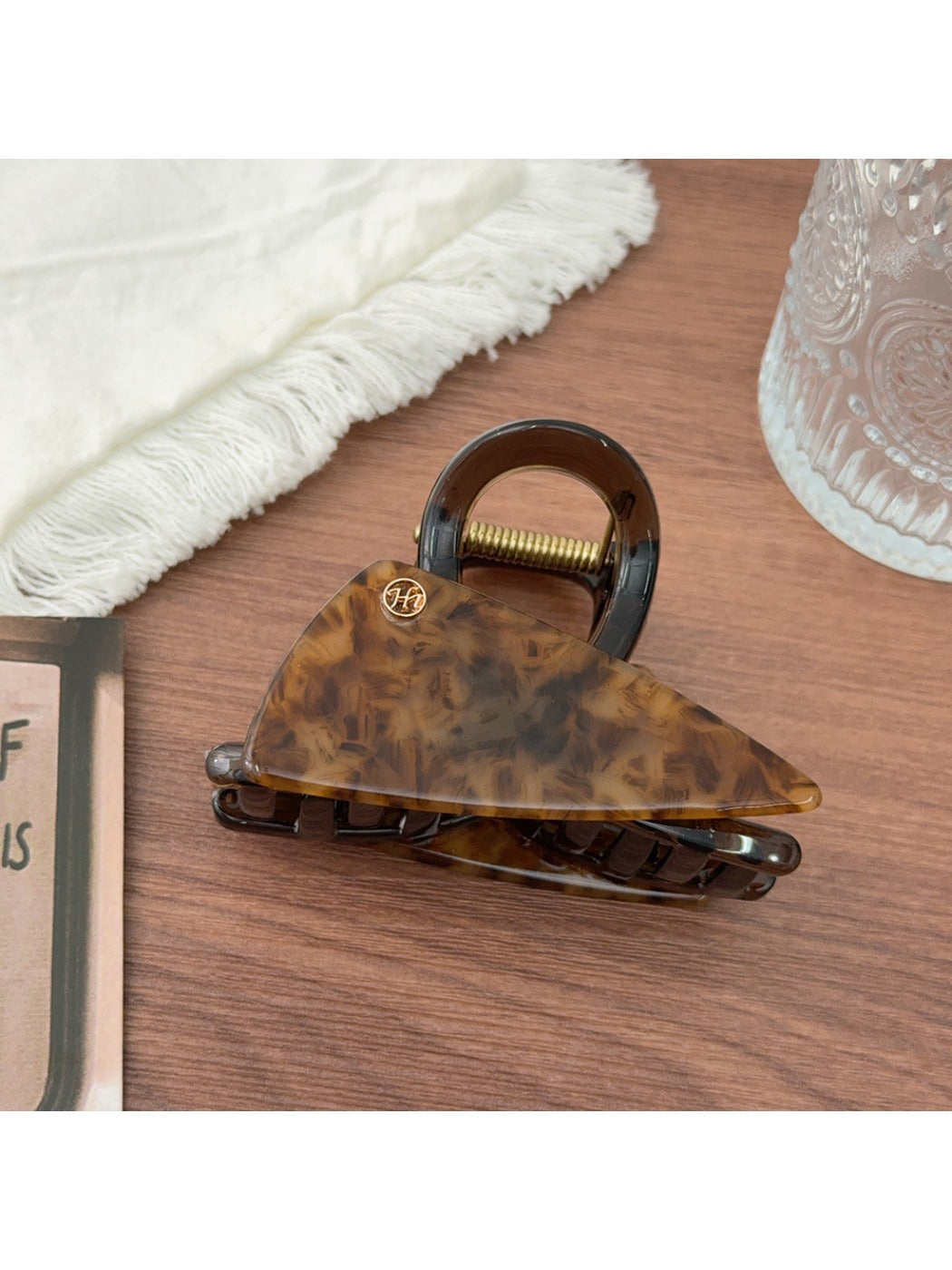 Beau - Stylish Triangular Acetate Hair Clip