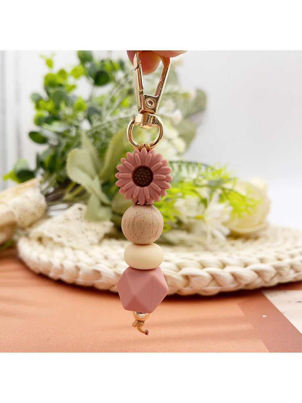 Keypus - Stylish Daisy Pendant