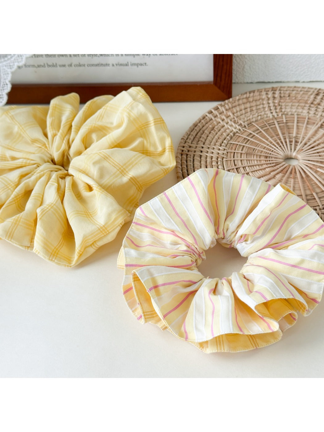 Gifty - Double Sided Pink Yellow Striped Scrunchies