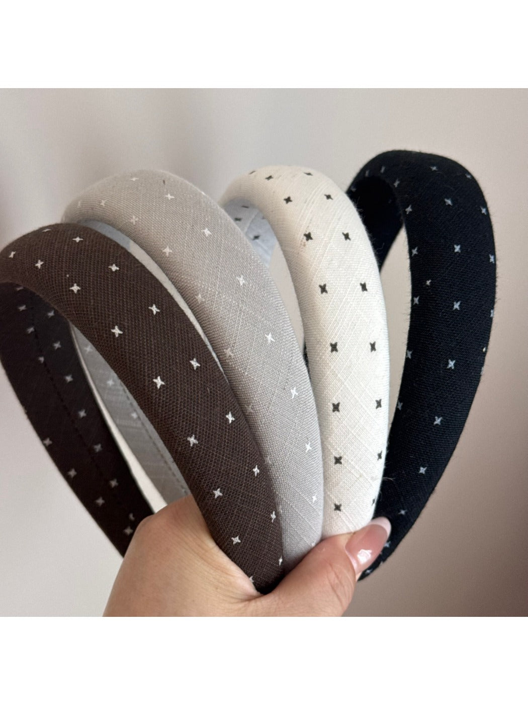 Gifty - Padded Dotted Fabric Finish Headband