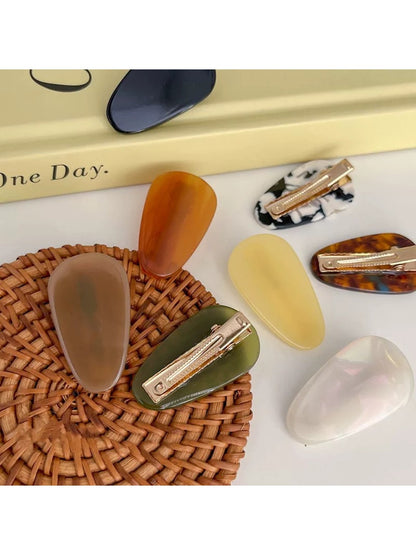 Beau - Fashion Triangle Shaped Hair Clip Set