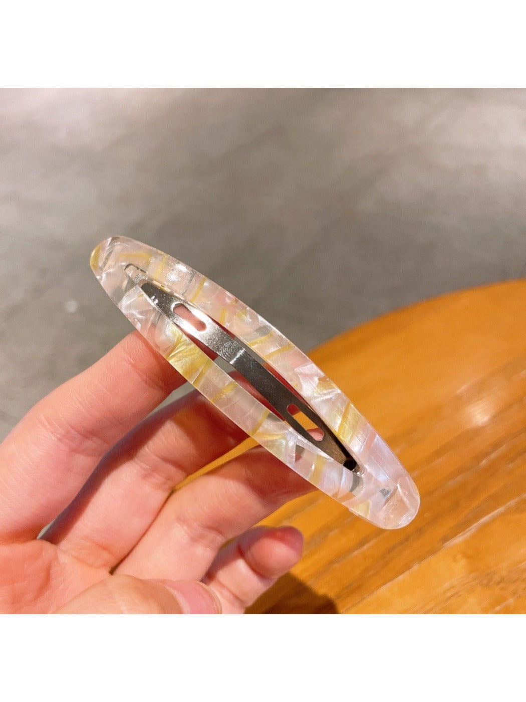 Beau - Elegant Oval Hollowed Out Hair Clip