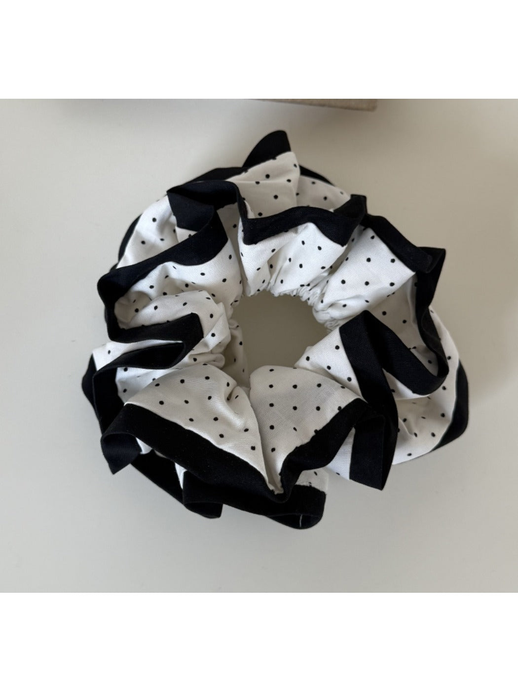 Gifty - Ruched Polka Dot Scrunchie