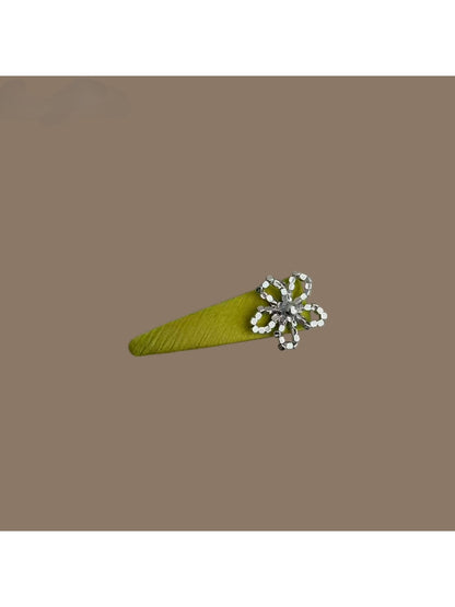 Beau - Sweet Style Flower Detail Alloy Hair Clip