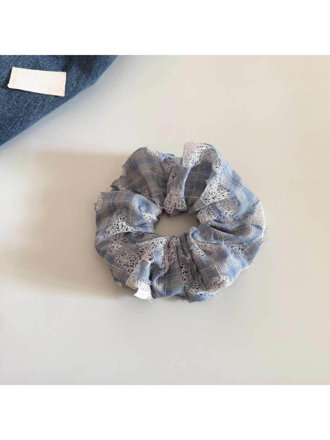 Gifty - Chic Plaid Ruched Scrunchie